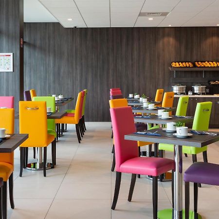 Hotel Roi Soleil Prestige Plaisir - St Quentin Kültér fotó